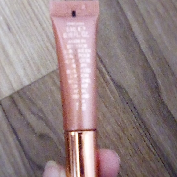 Charlotte Tilbury glowgasm beauty light wand is shade pinkgasm - Picture 4 of 4
